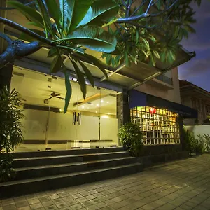 Hotel Airport Kuta And Residences